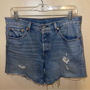 Levi’s 501 Long Shorts Size 28